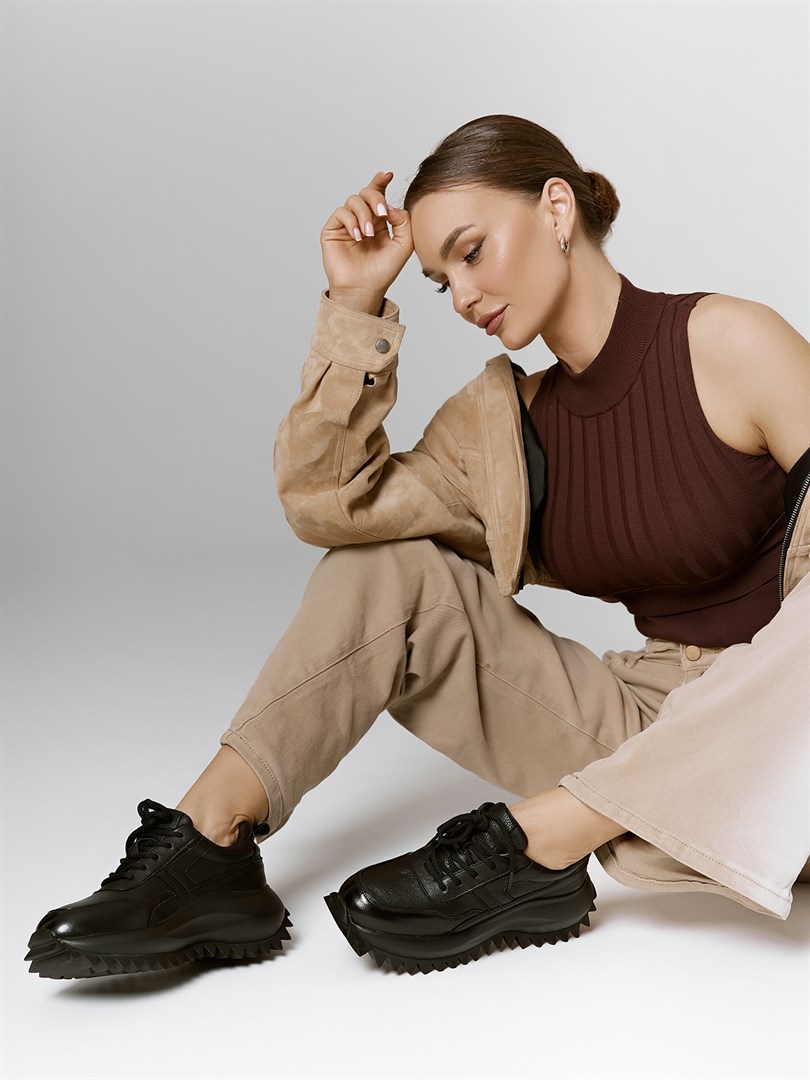 Женские кроссовки черного цвета Chewhite - фото 47288