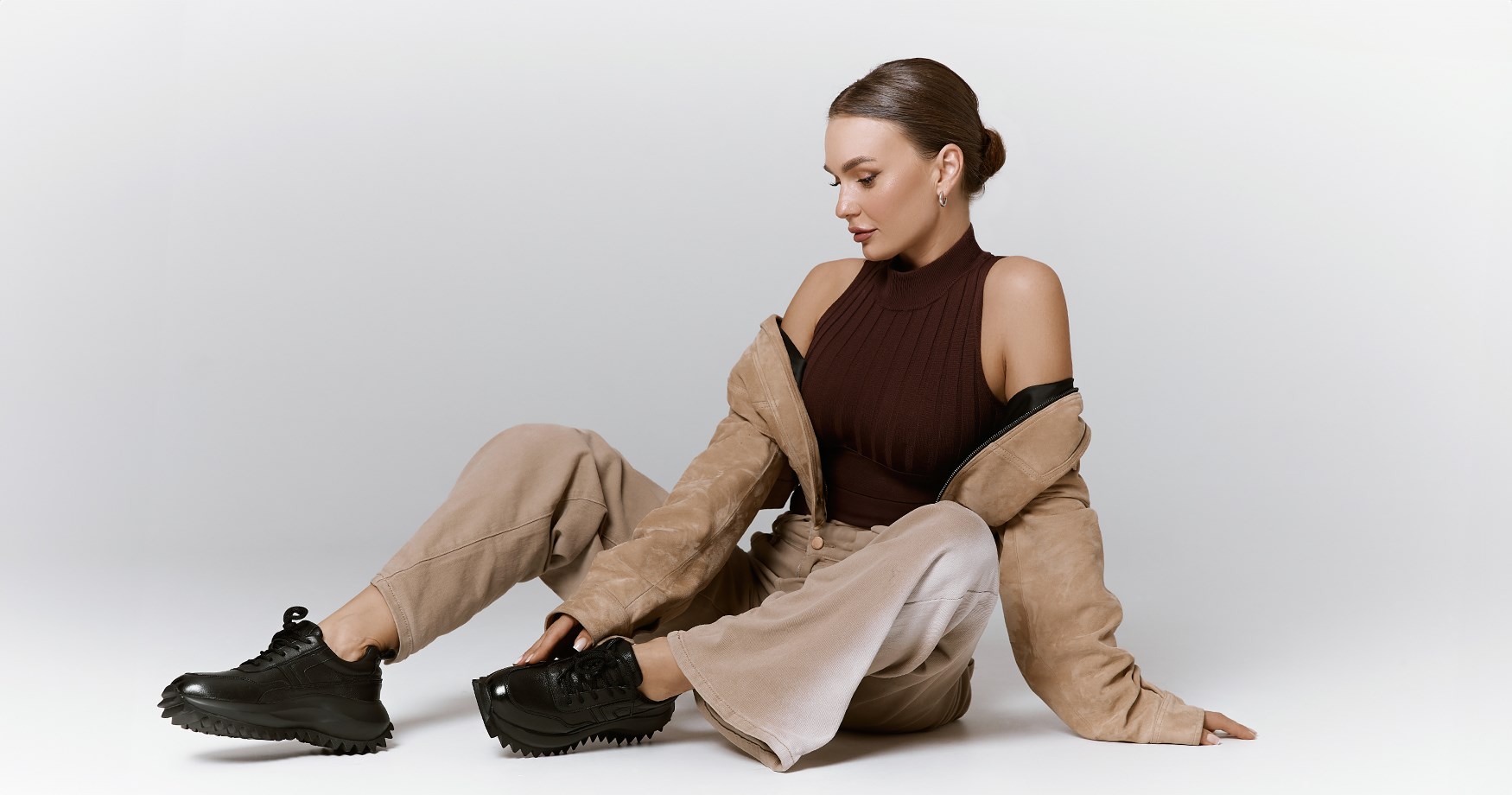 Женские кроссовки черного цвета Chewhite - фото 47289