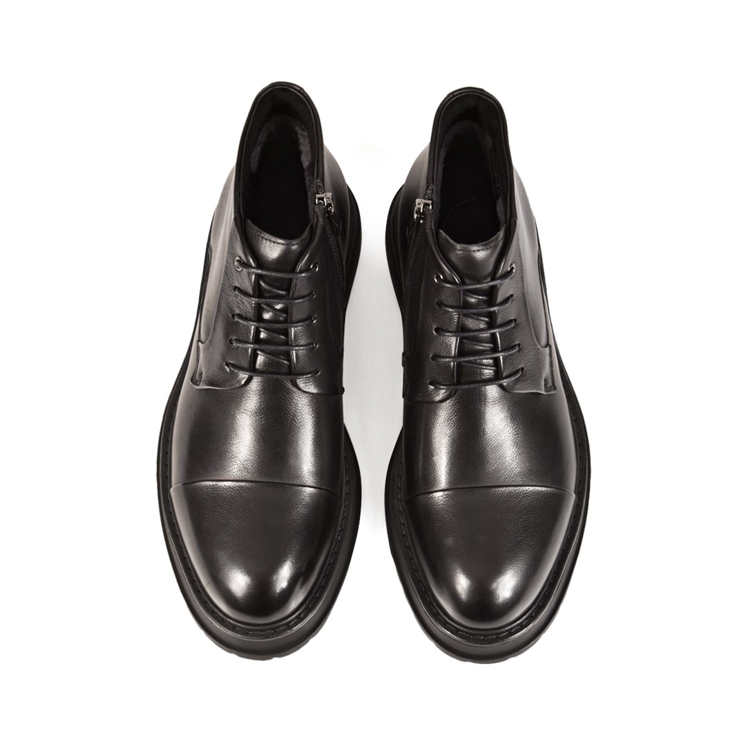 Мужские зимние ботинки черного цвета - фото 48393