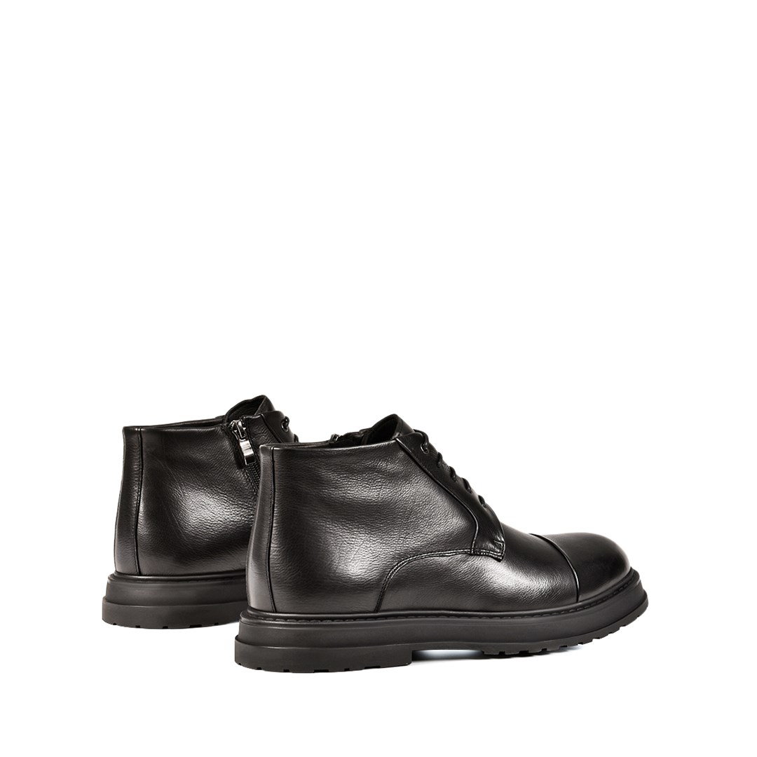 Мужские зимние ботинки черного цвета - фото 48394