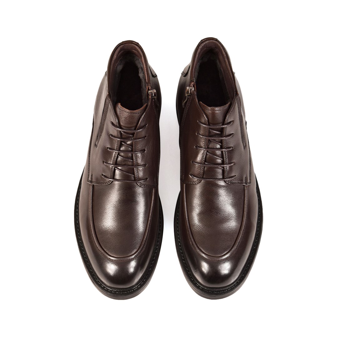 Мужские зимние ботинки коричневого цвета - фото 48397