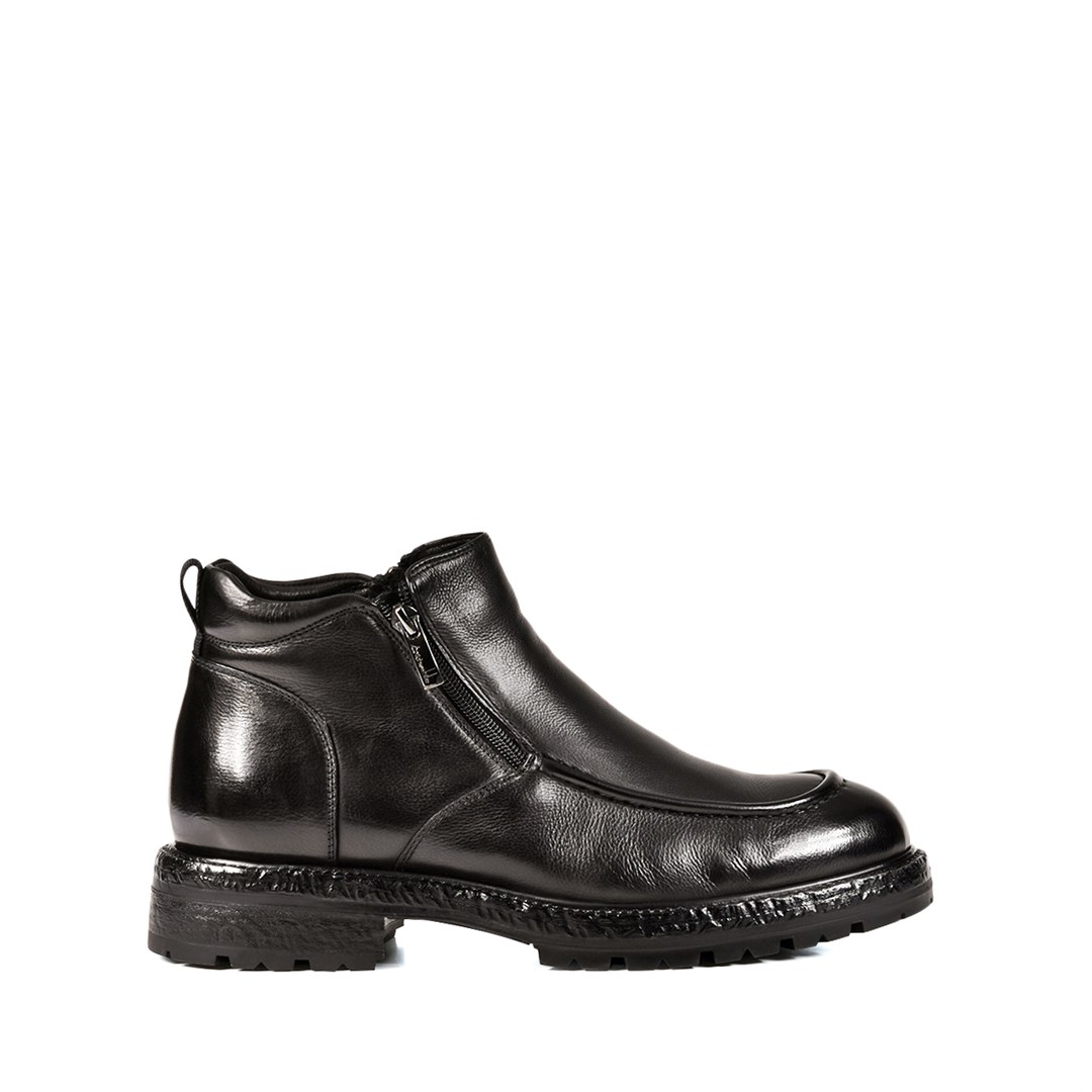 Мужские зимние ботинки черного цвета - фото 48399