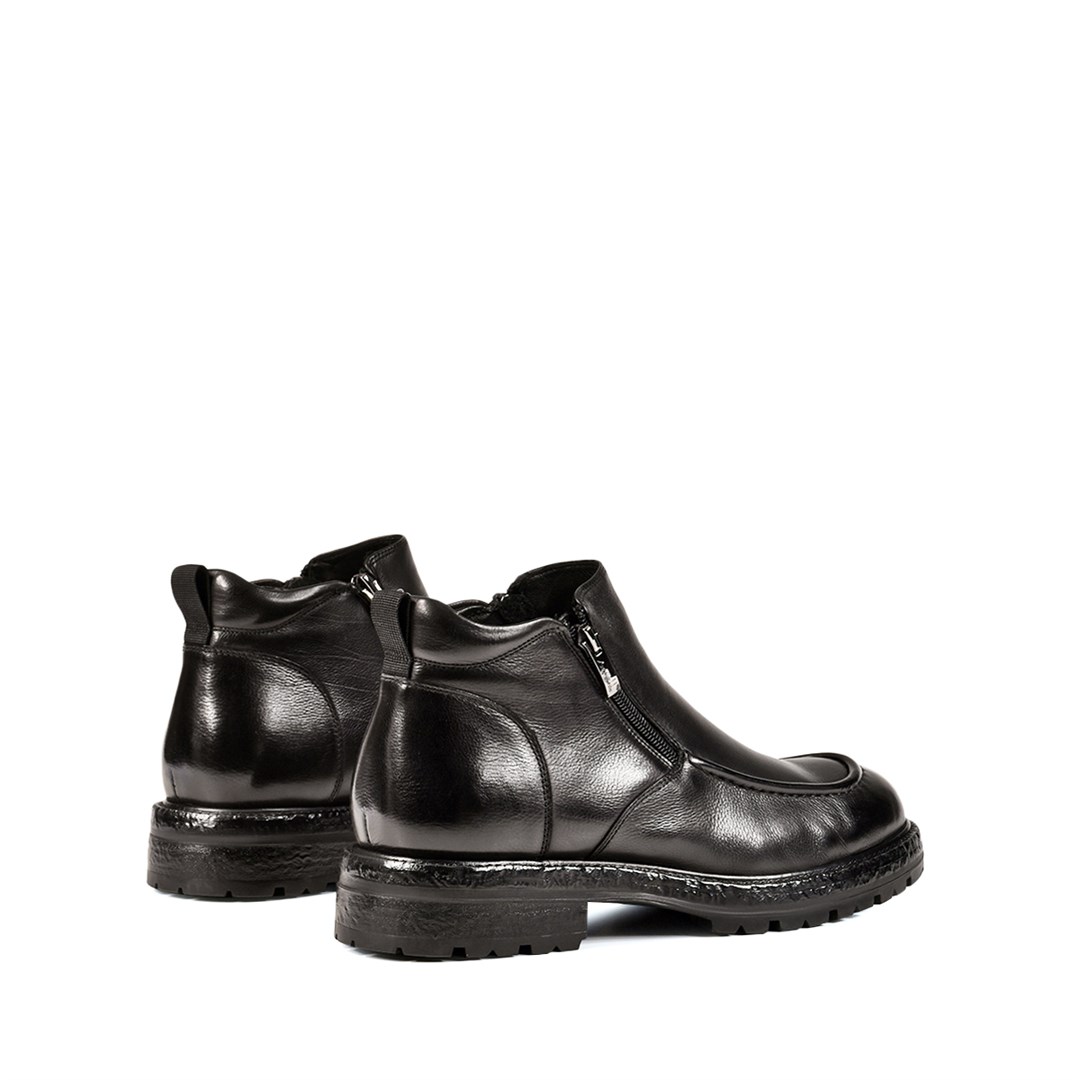 Мужские зимние ботинки черного цвета - фото 48402