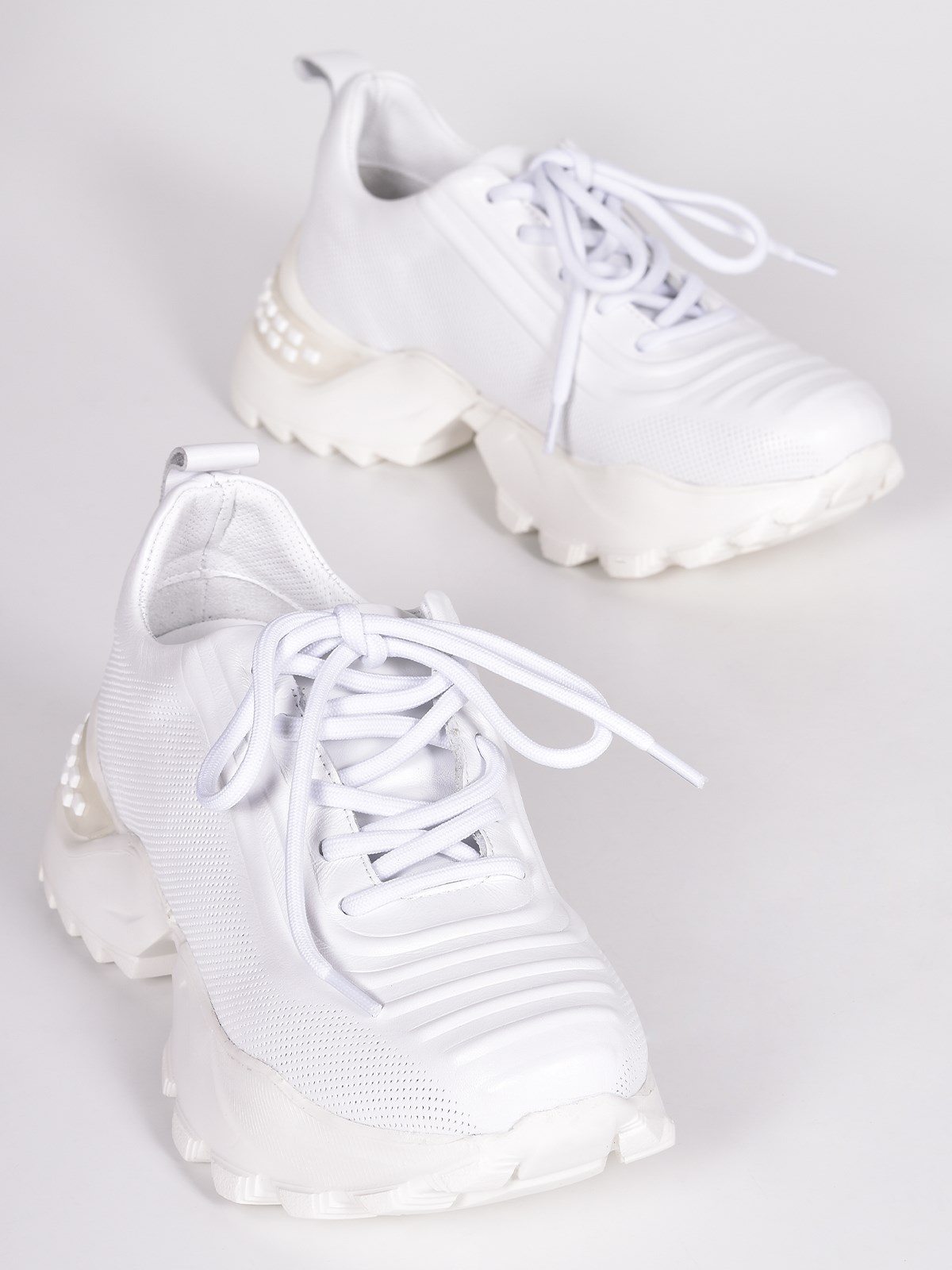 Белые летние кроссовки из натуральной кожи на оригинальной подошве купить в Казани от производителя