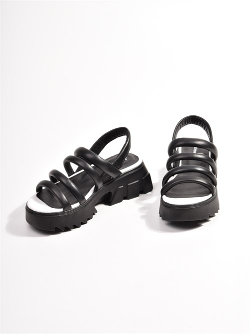 Летние сандалии черного цвета на платформе - фото 10488