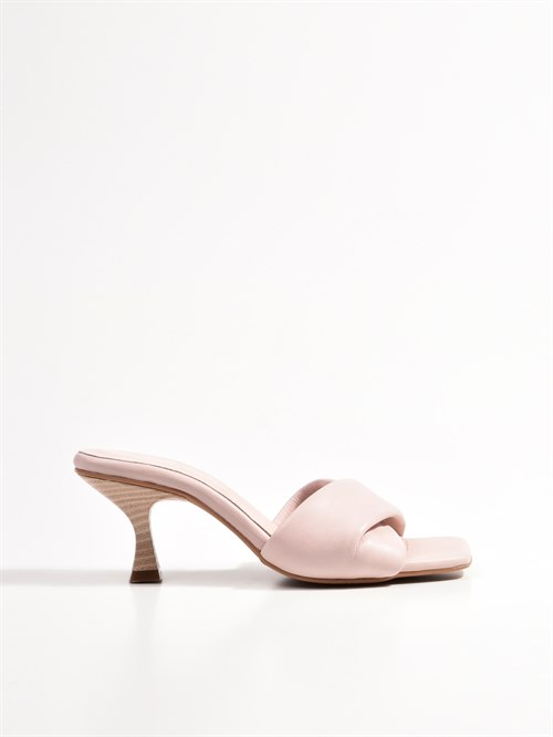 Мюли розового цвета на комфортном каблуке kitten heel
