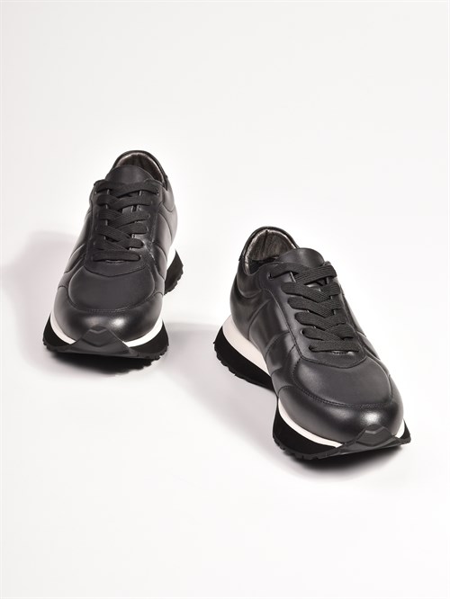 Женские кроссовки черного цвета из натуральной мягкой кожи - фото 11292