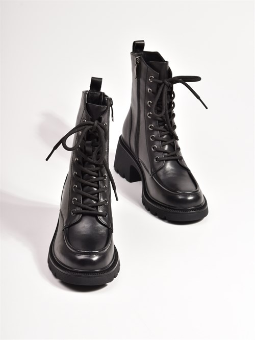 Ботинки на шнуровке из чёрной натуральной гладкой кожи - фото 11423