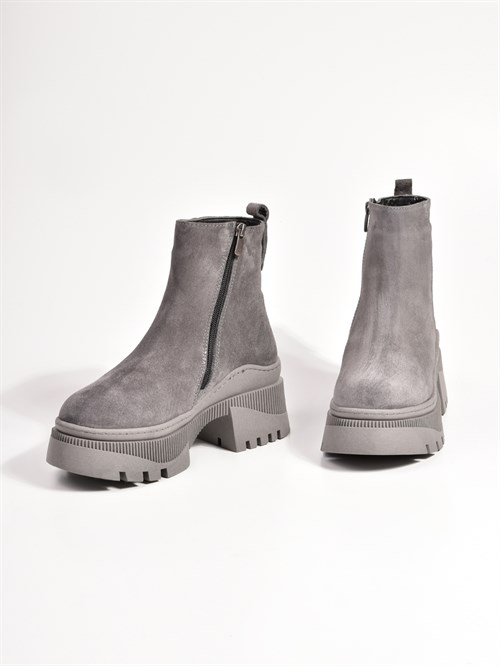 Высокие ботинки из натуральной замши серого цвета - фото 13144