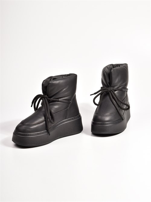 Высокие ботинки-дутики из натуральной мягкой кожи в черном цвете - фото 13265
