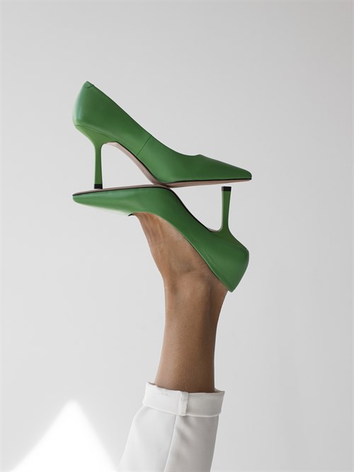 Женские туфли зеленого цвета из натуральной кожи Chewhite