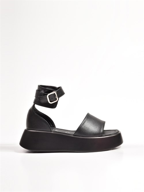 Универсальные женские сандалии черного цвета на платформе - фото 16016