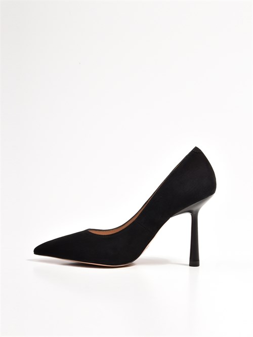 Женские туфли черного цвета на каблуке Chewhite