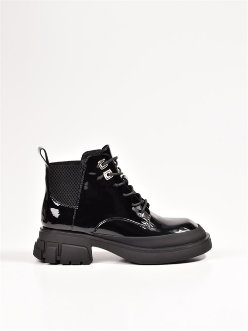 Стильные черные ботинки из натуральной лакированной кожи - фото 19773