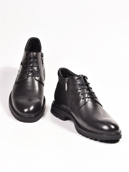 Мужские демисезонные ботинки черного цвета Chewhite