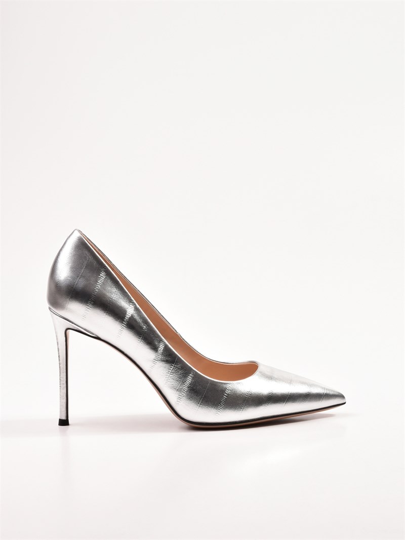 Женские туфли серебряного цвета Chewhite