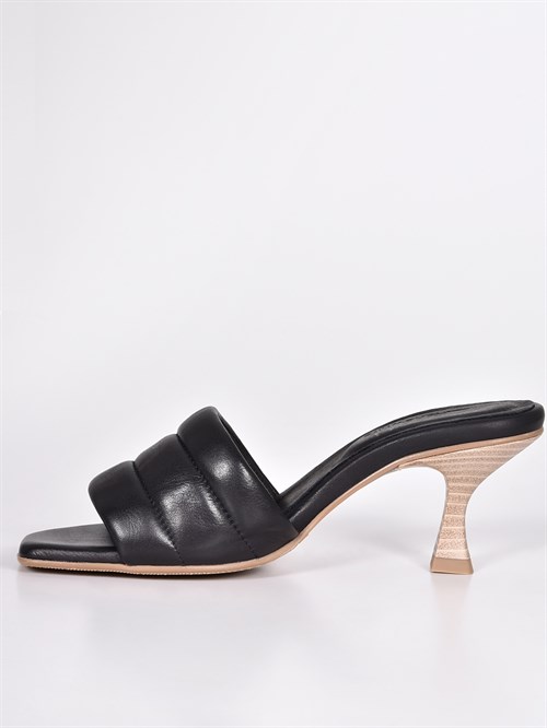 Мюли черного цвета на комфортном каблуке kitten heel