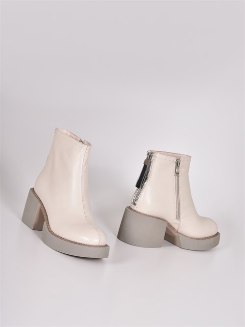 Ботинки молочного цвета из натуральной кожи с молнией сзади - фото 6840