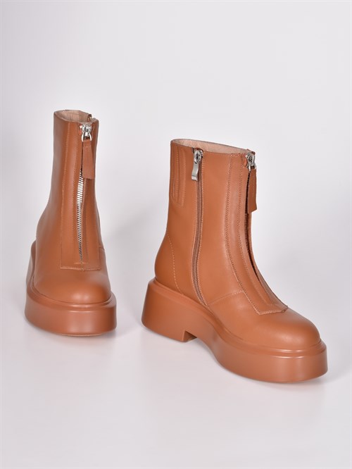 Ботинки  из натуральной мягкой кожи  в коричневом цвете на широком каблуке - фото 8118