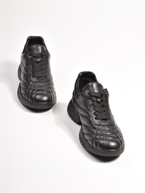 Однотонные кроссовки  из натуральной кожи черного цвета