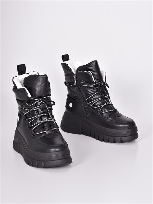 Стильные ботинки на шнуровке  из болоньи черного цвета в комбинации с кожаными элементами - фото 8566