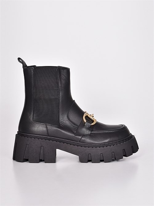 Зимние ботинки-челси чёрного цвета с акцентной пряжкой - фото 9990