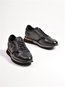 Мужские кроссовки черного цвета с акцентной подошвой - фото 10245