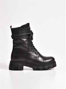 Ботинки на шнуровке черного цвета - фото 12445