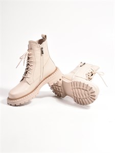 Ботинки на шнуровке из натуральной кожи бежевого цвета - фото 14548