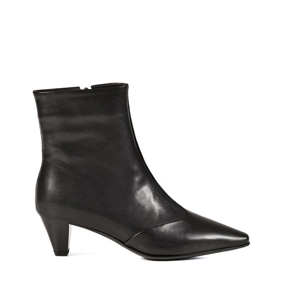 {{photo.Alt || photo.Description || 'Женские демисезонные ботильоны Chewhite'}}