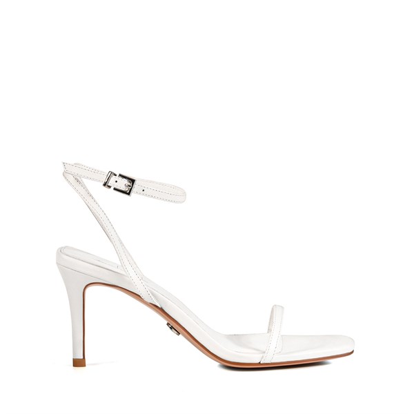 {{photo.Alt || photo.Description || 'Женские молочные босоножки Chewhite'}}