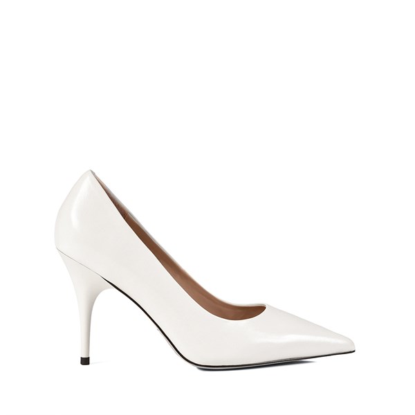 {{photo.Alt || photo.Description || 'Женские лодочки молочного цвета Chewhite'}}