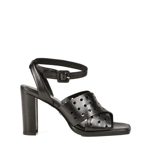 {{photo.Alt || photo.Description || 'Женские босоножки черного цвета Chewhite'}}