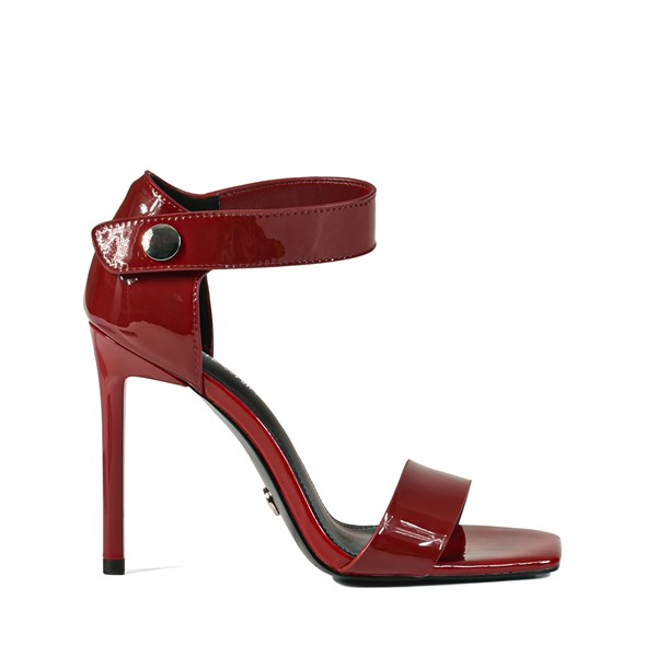 {{photo.Alt || photo.Description || 'Женские красные босоножки Chewhite'}}