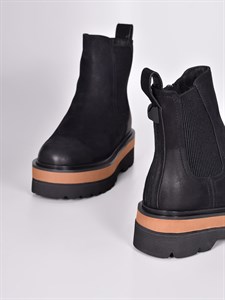 Ботинки из нубука черного цвета с эластичной вставкой - фото 7279