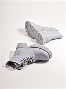 Ботинки из натуральной кожи на широком каблуке голубого цвета - фото 8161