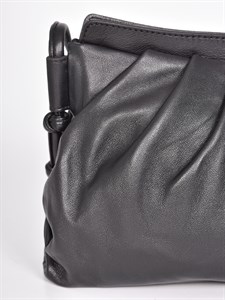 Женская сумка из гладкой натуральной кожи с тонким ремешком - фото 8691