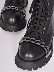 Ботинки из натуральной зернистой кожи чёрного цвета с металлической фурнитурой - фото 9021