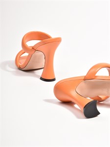 Сабо на каблуке из натуральной мягкой кожи в оранжевом цвете - фото 9505