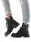 Женские демисезонные ботинки черного цвета с акцентной пряжкой - фото 22316