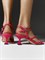 Женские босоножки цвета фуксии на каблуке kitten heel - фото 25020