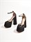 Туфли из новой коллекции выполнены из текстиля и представлены в черном цвете - фото 9533